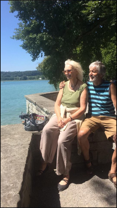 zurück nach Deutschland Paar mit Blick auf den Bodensee