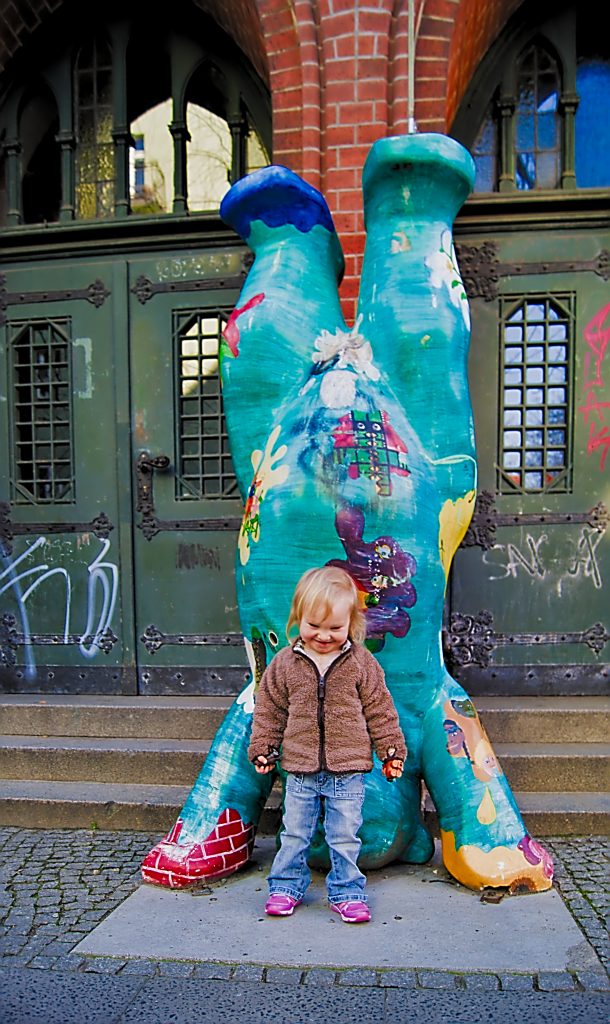 Machmit Museum Berlin eingang Berliner Bär mit Kind