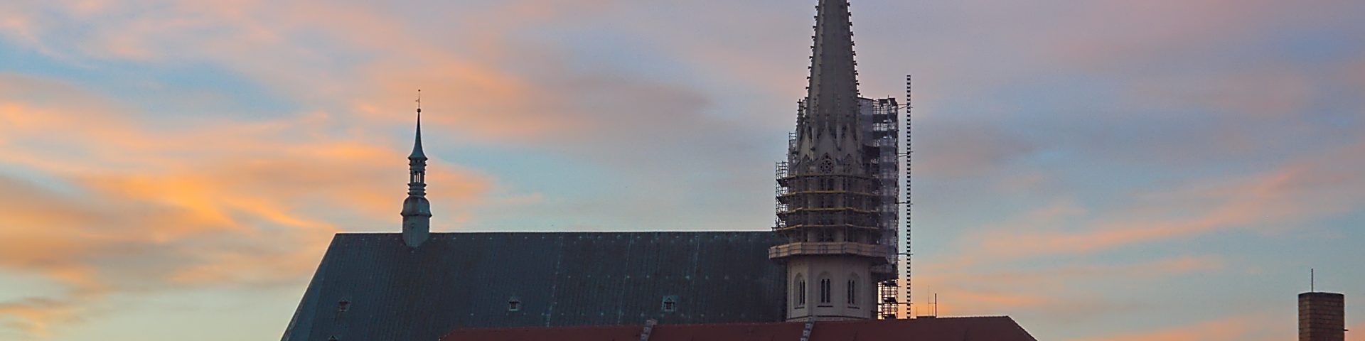 ein Jahr in Görlitz Peterskirche in Görlitz bei Sonnenaufgang