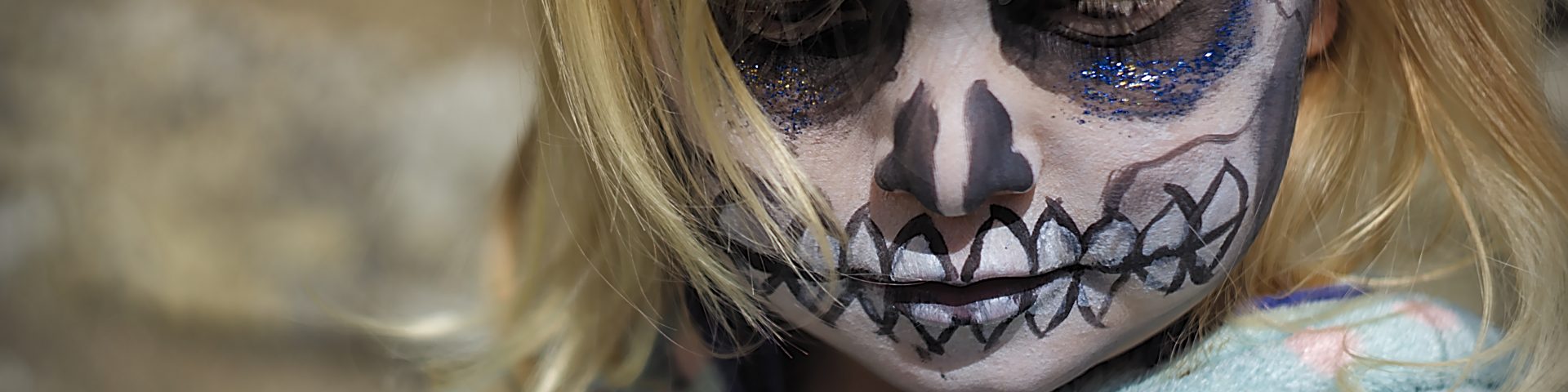 Kind geschminkt Totenkopf Fotoparade 2019