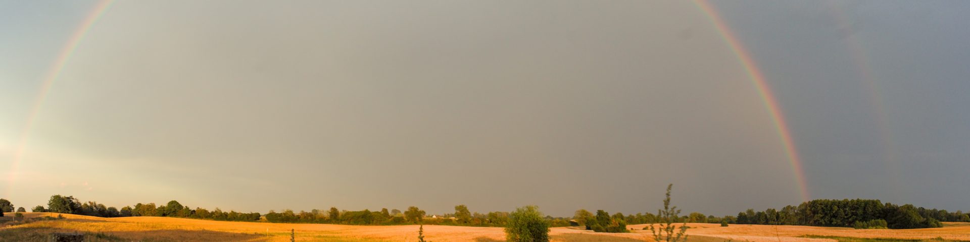 Regenbogen,Blick aus der Freiluftdusch,Uckermark,LiesjeTrecking