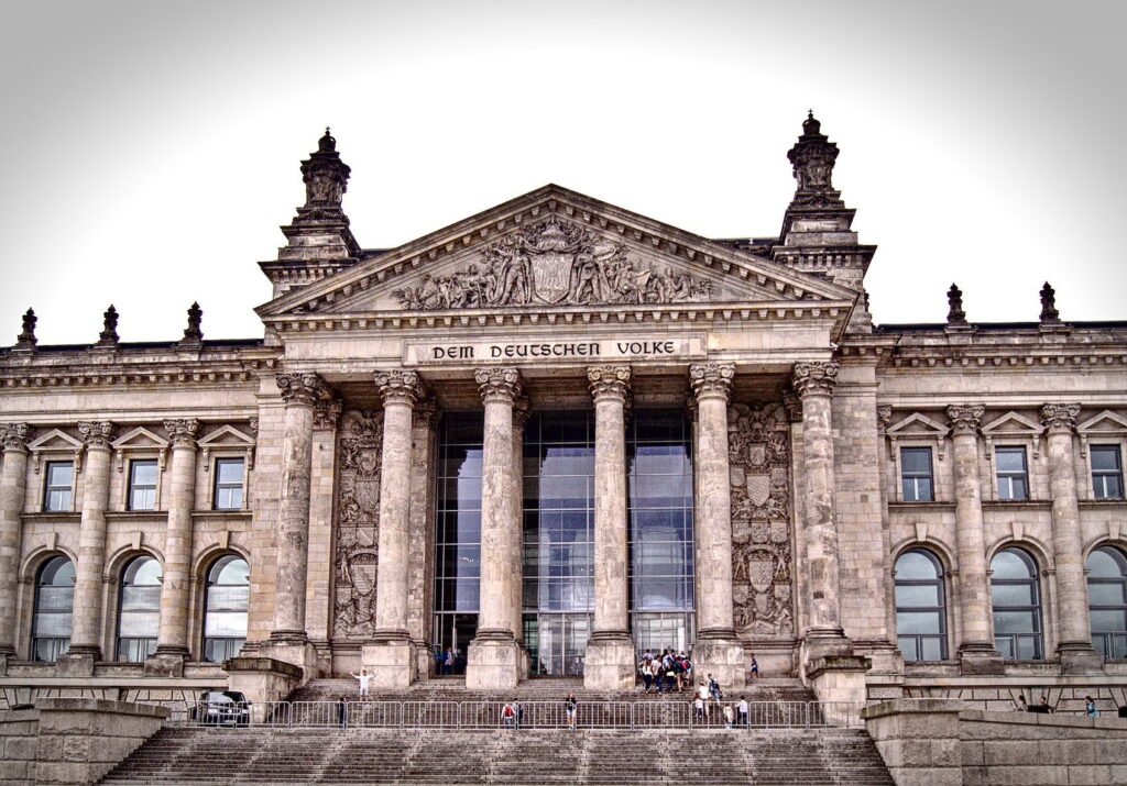 Die Treppe vor dem Reichstagsgebäude in Berlin. 